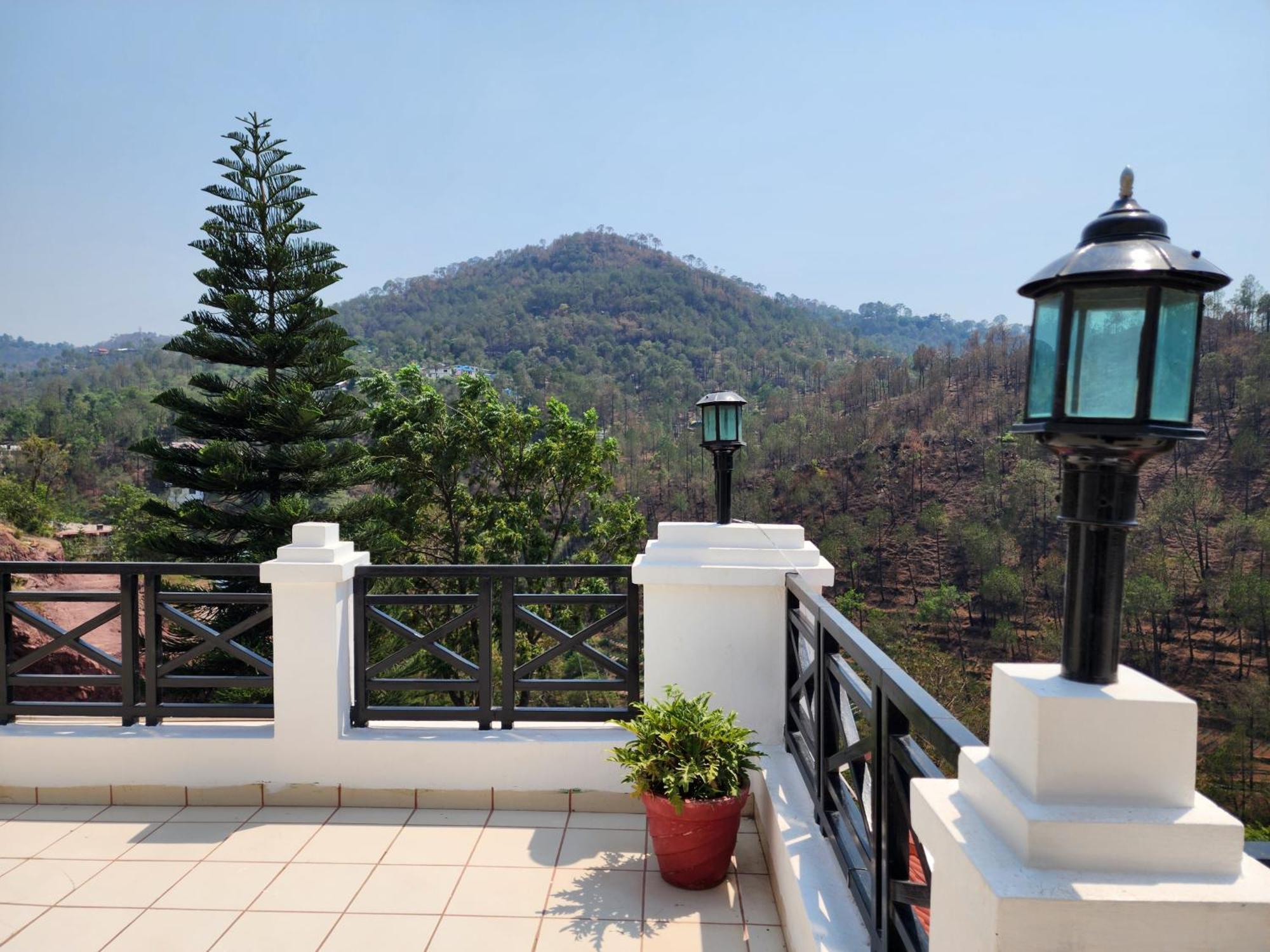 Hotel Royal Ark - Kasauli Εξωτερικό φωτογραφία